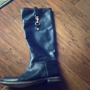 Coach riding boot size 9. Fits more like a 9.5